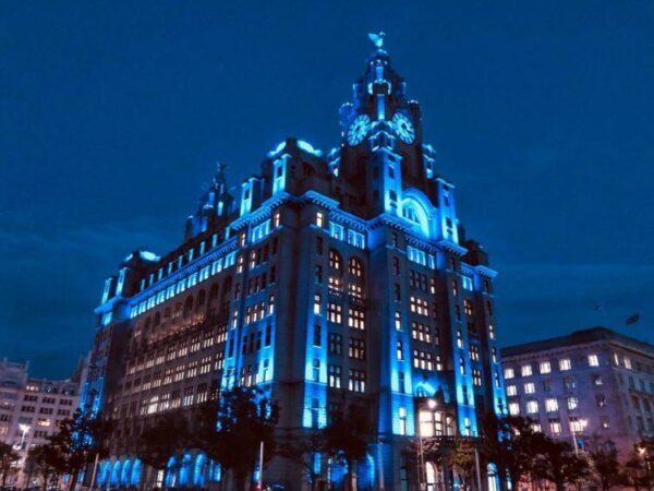 Jennor works at the Liver Building
